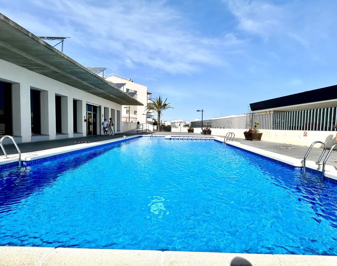 Villa de 2 dormitorios en venta en Los Dolses, Alicante - Image 2
