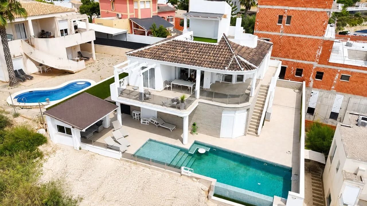 Villa de 4 dormitorios en venta en Ciudad Quesada, Alicante - Image 6