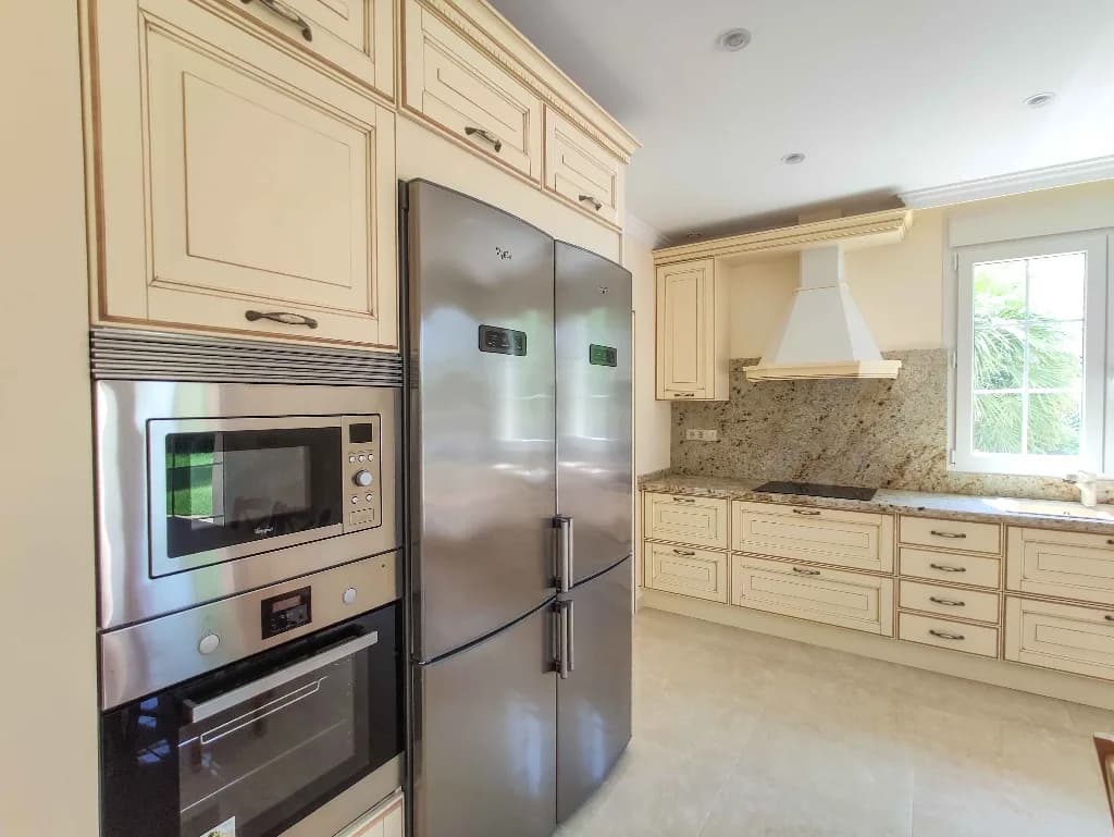 Villa de 6 dormitorios en venta en Cabo Roig, Alicante - Image 3