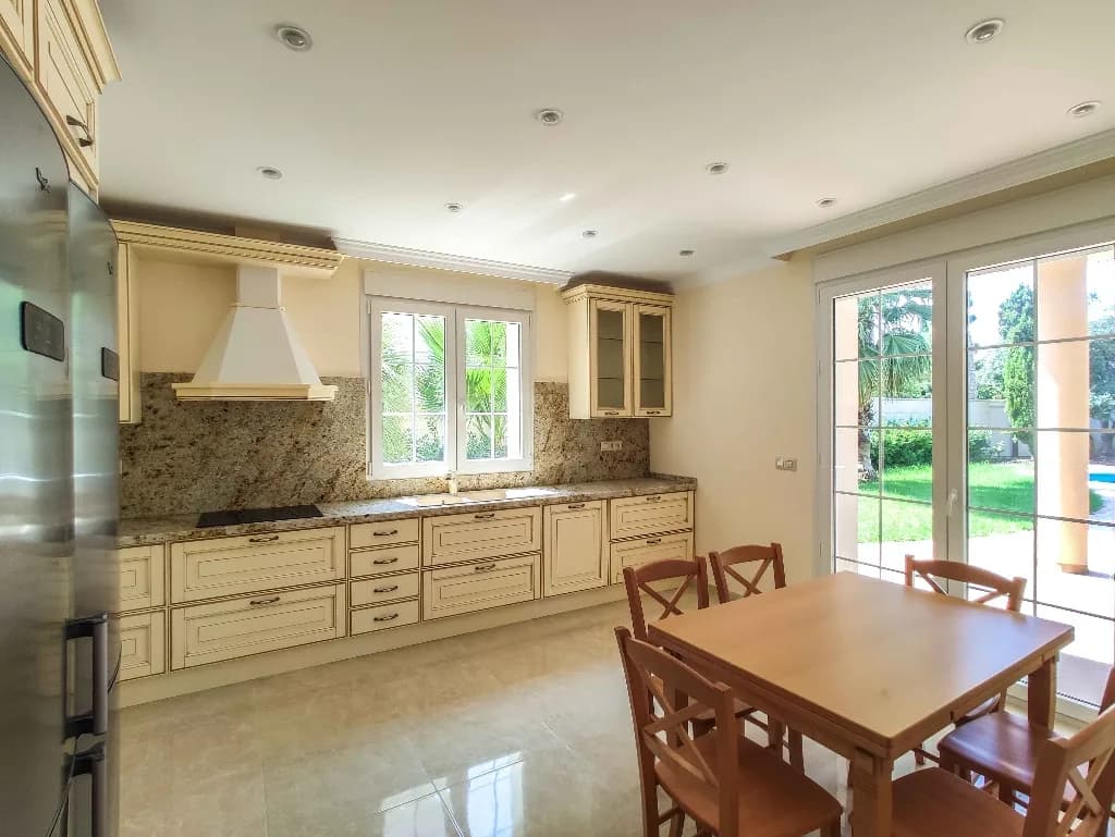 Villa de 6 dormitorios en venta en Cabo Roig, Alicante - Image 4