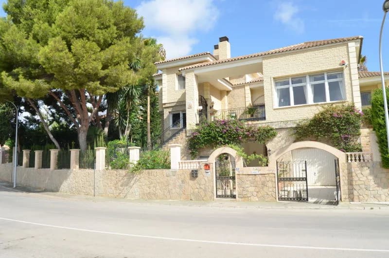 Villa de 4 dormitorios en venta en Campoamor, Alicante - Image 3