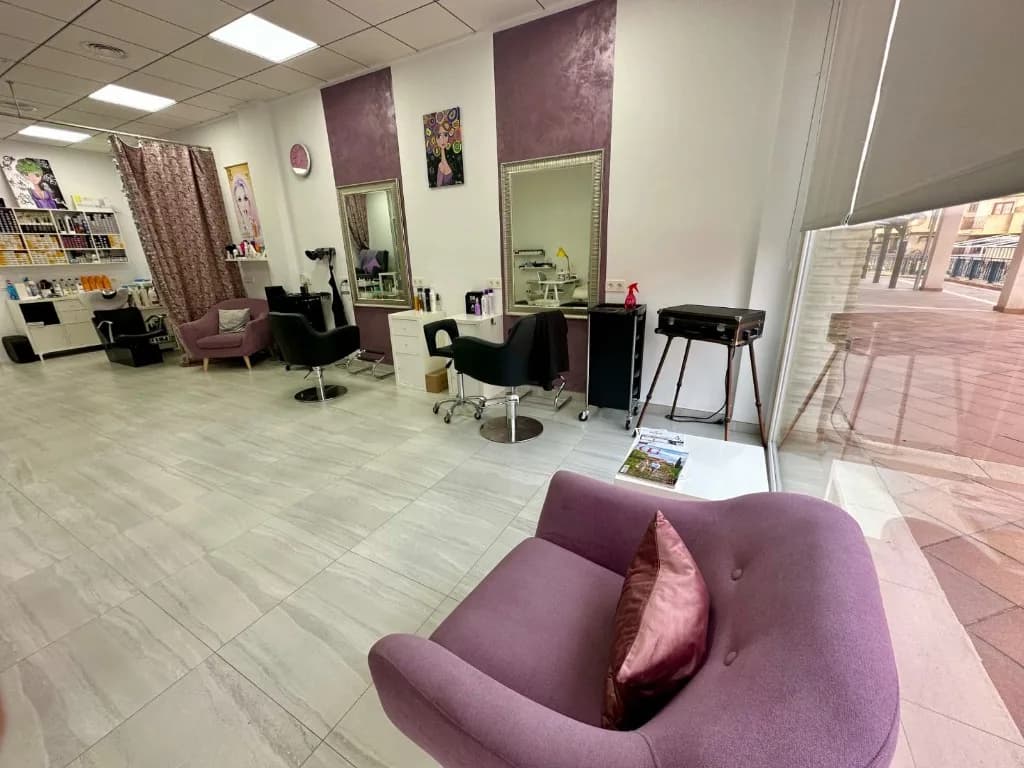 Commercial en venta en La Zenia, Alicante - Image 2