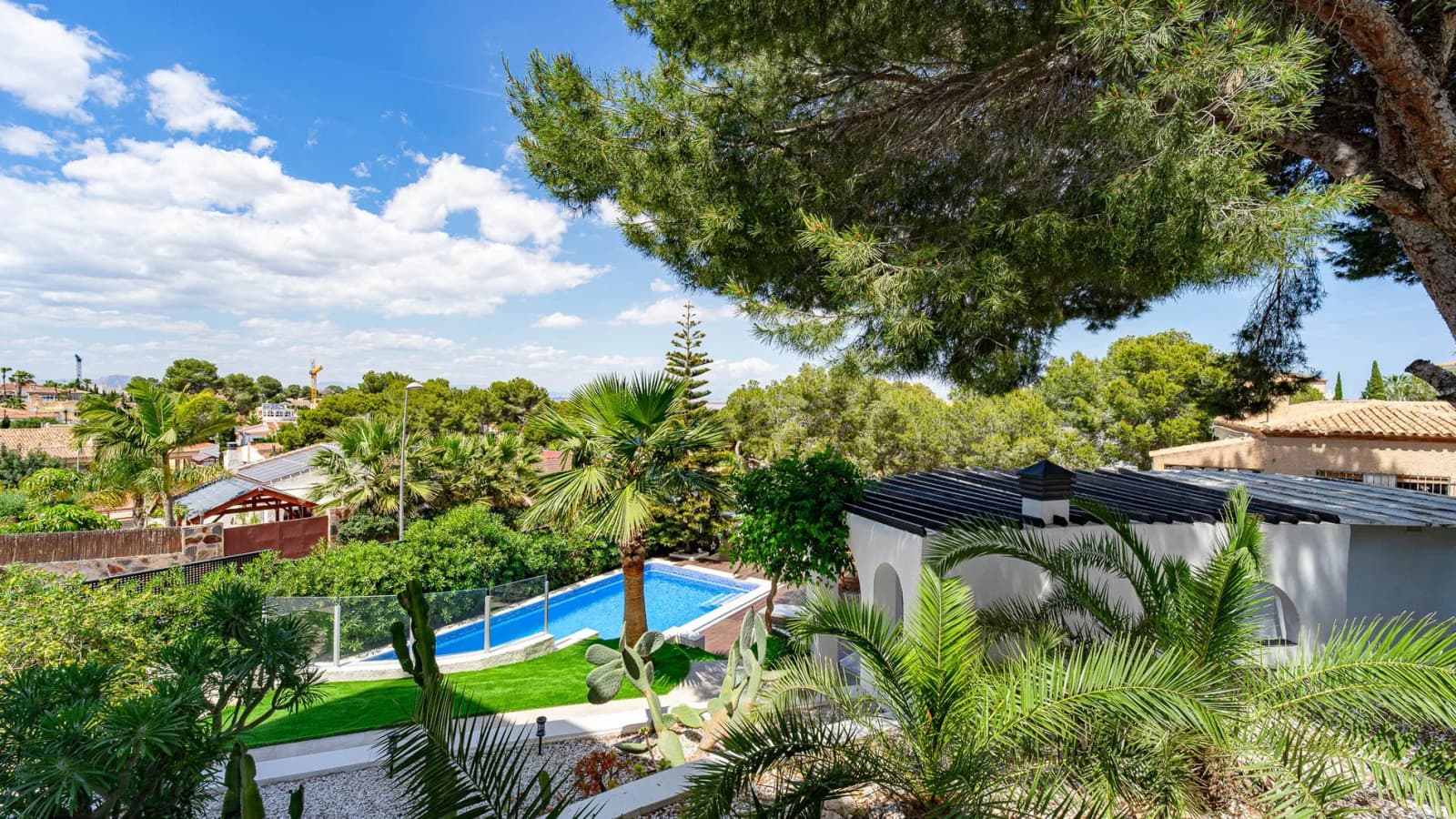 Villa de 6 dormitorios en venta en Los Balcones, Alicante - Image 3