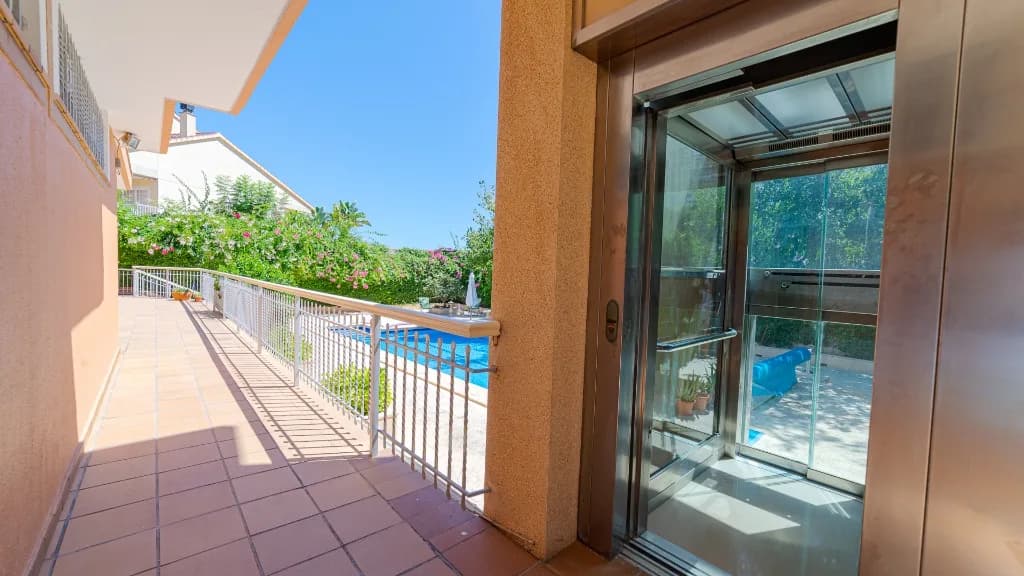 Villa de 4 dormitorios en venta en Campoamor, Alicante - Image 4