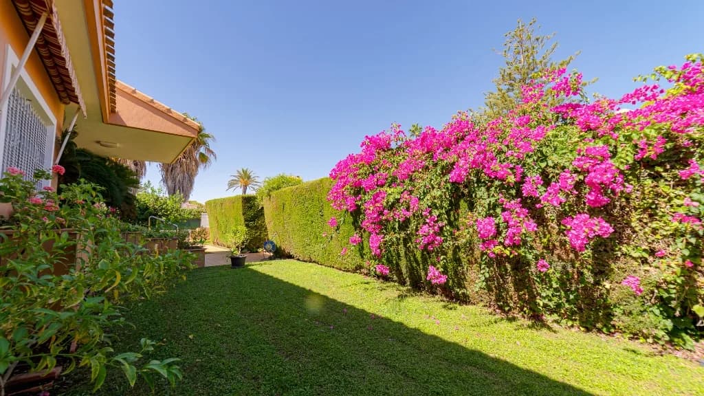 Villa de 4 dormitorios en venta en Campoamor, Alicante - Image 8
