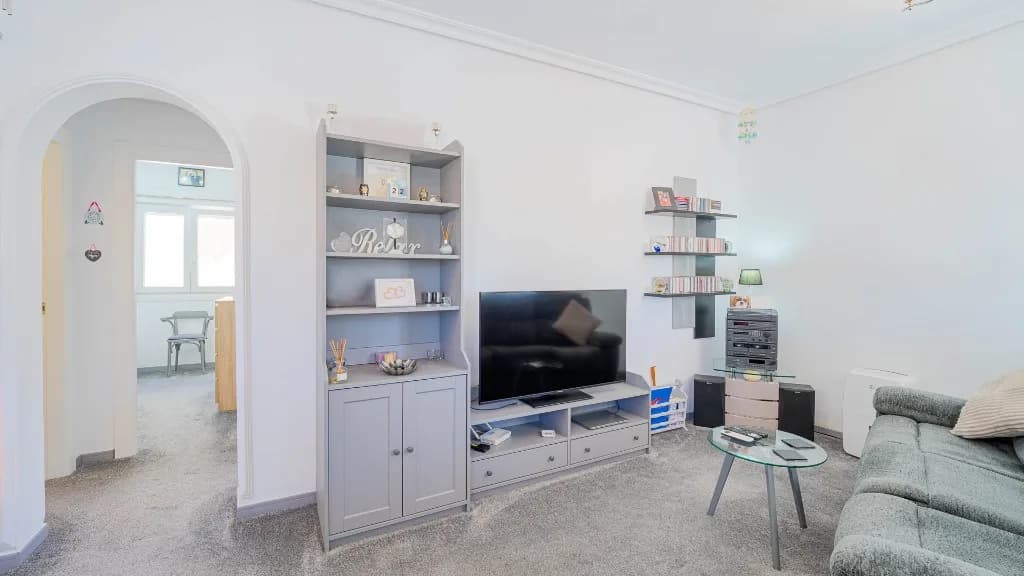 Villa de 2 dormitorios en venta en Orihuela-Costa, Alicante - Image 2