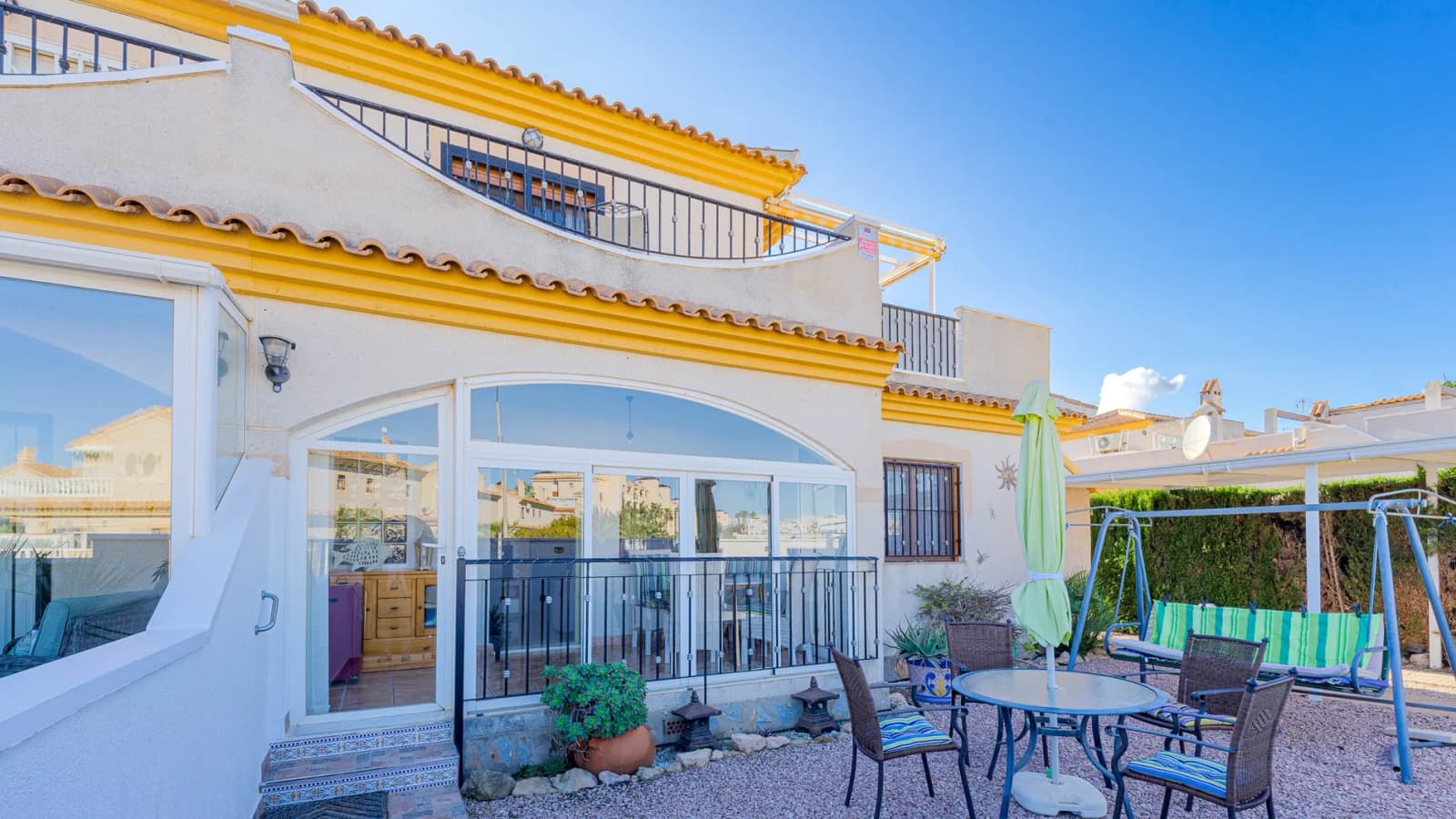 Townhouse de 3 dormitorios en venta en Playa Flamenca, Alicante