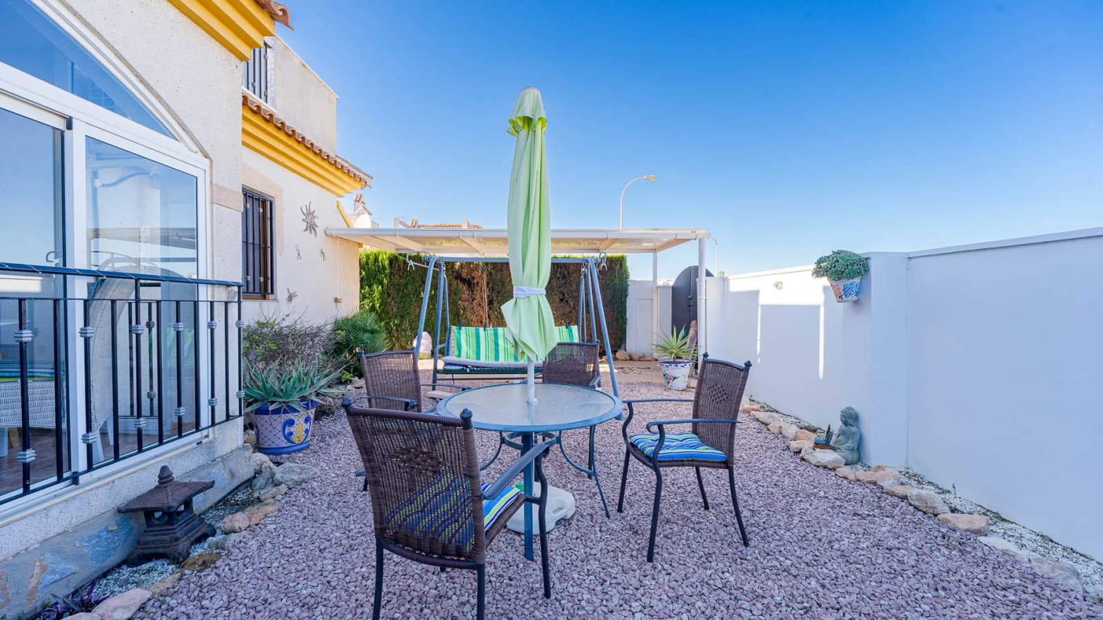 Townhouse de 3 dormitorios en venta en Playa Flamenca, Alicante - Image 3