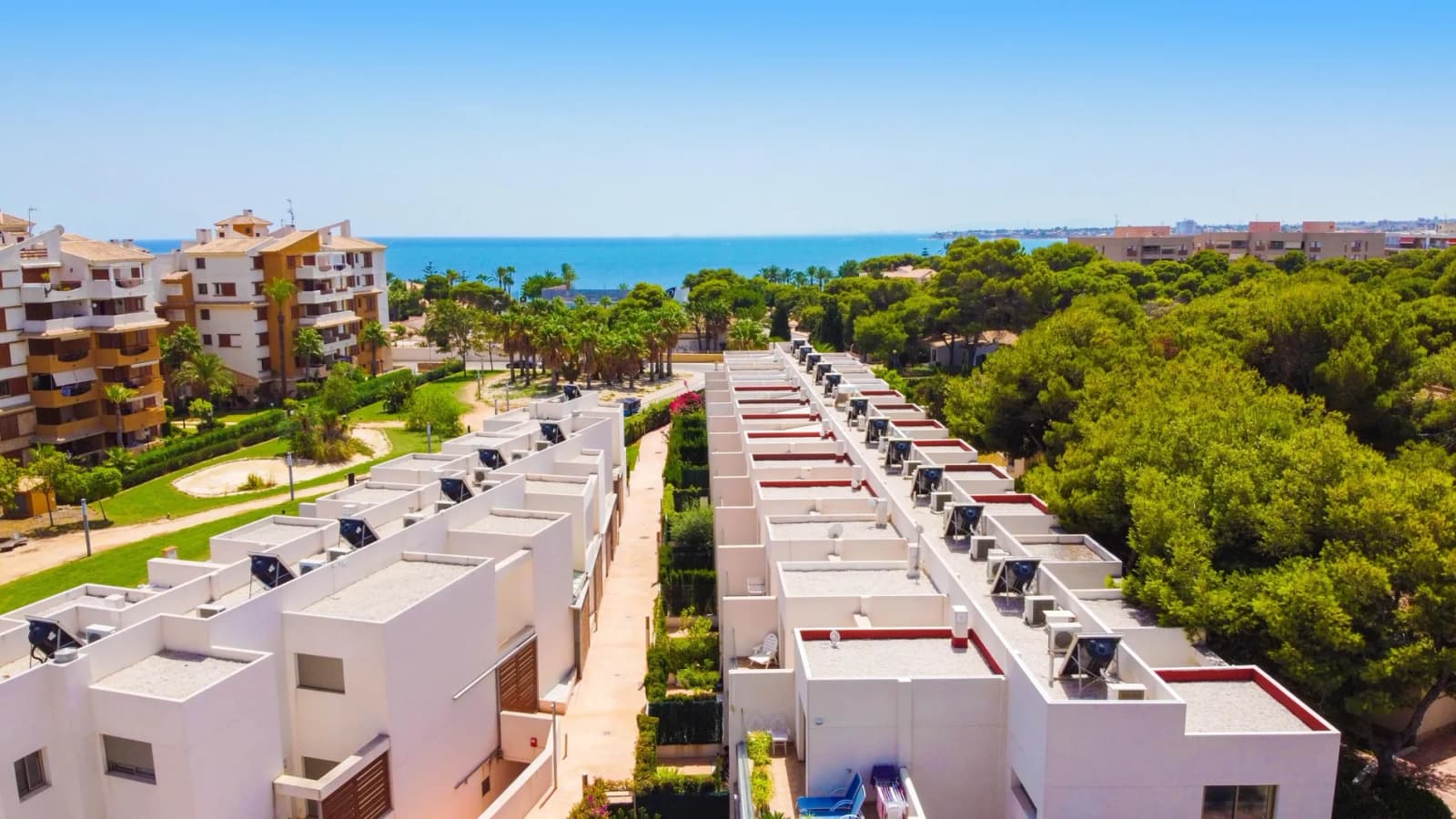 Townhouse de 3 dormitorios en venta en Punta Prima, Alicante