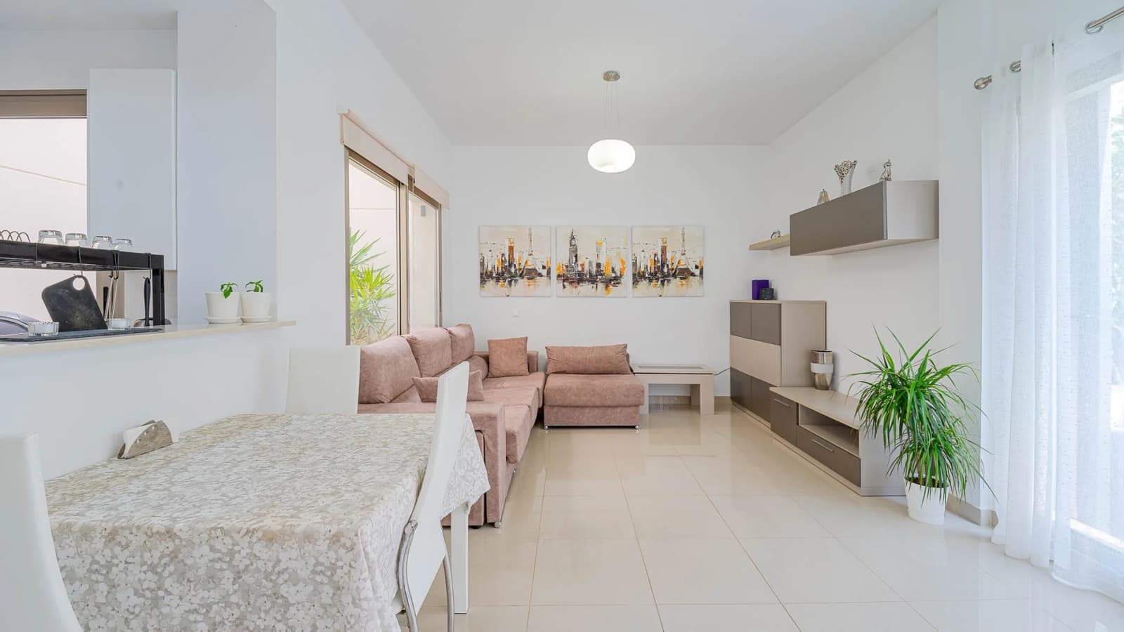 Townhouse de 3 dormitorios en venta en Punta Prima, Alicante - Image 3