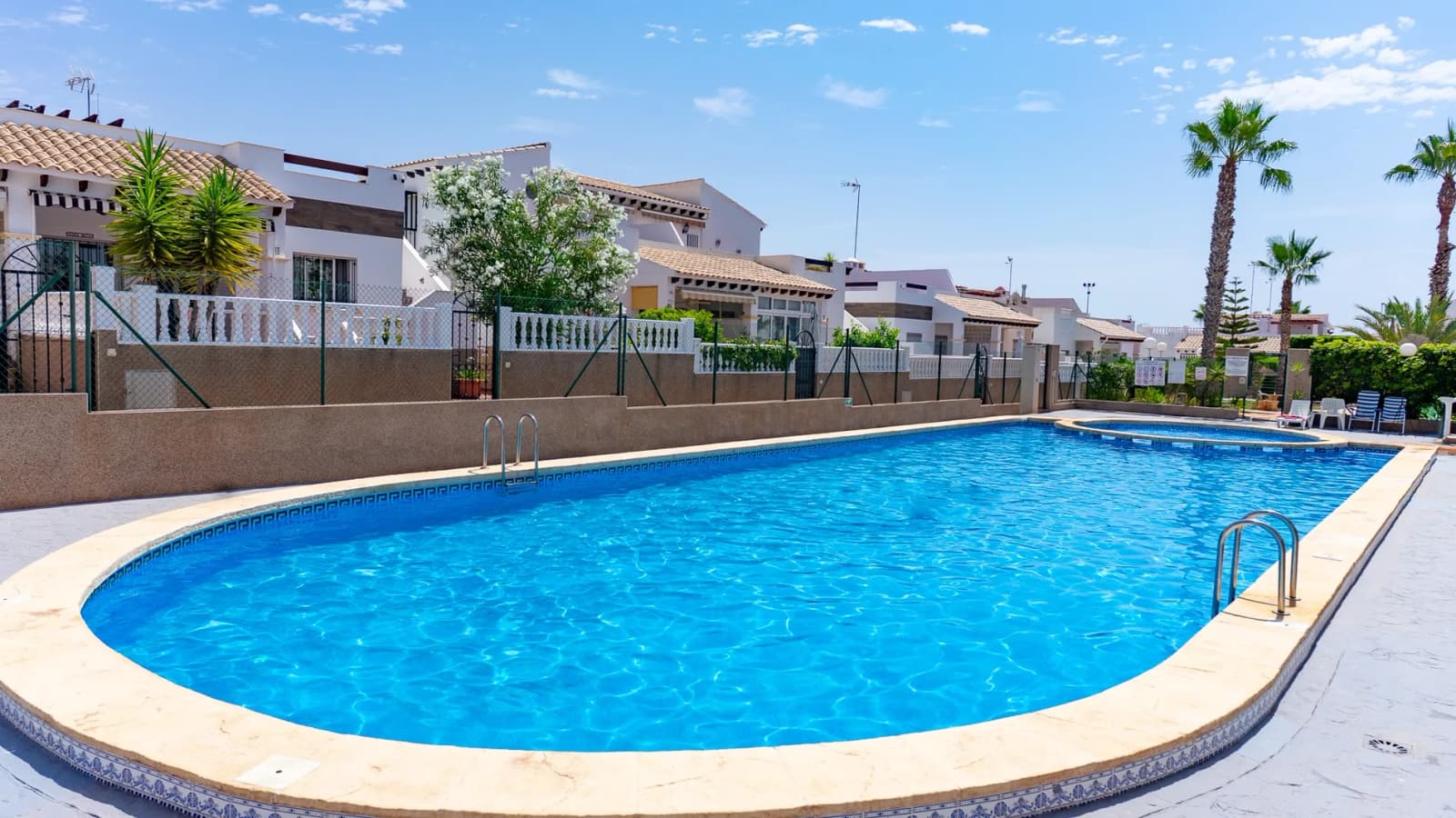 Townhouse de 3 dormitorios en venta en Torrevieja, Alicante - Image 5