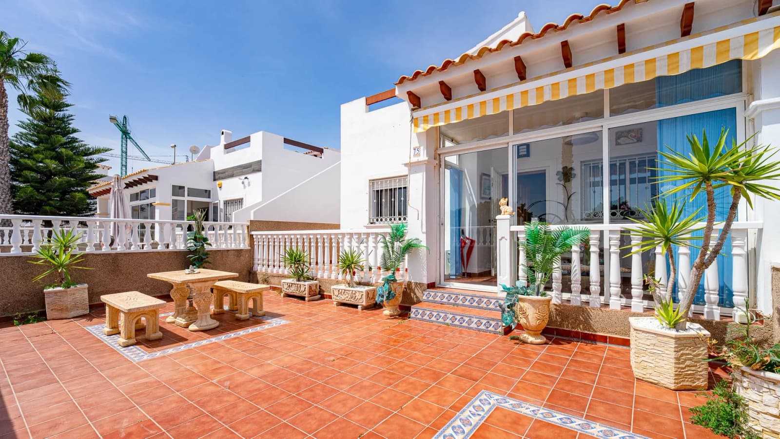 Townhouse de 3 dormitorios en venta en Torrevieja, Alicante - Image 9