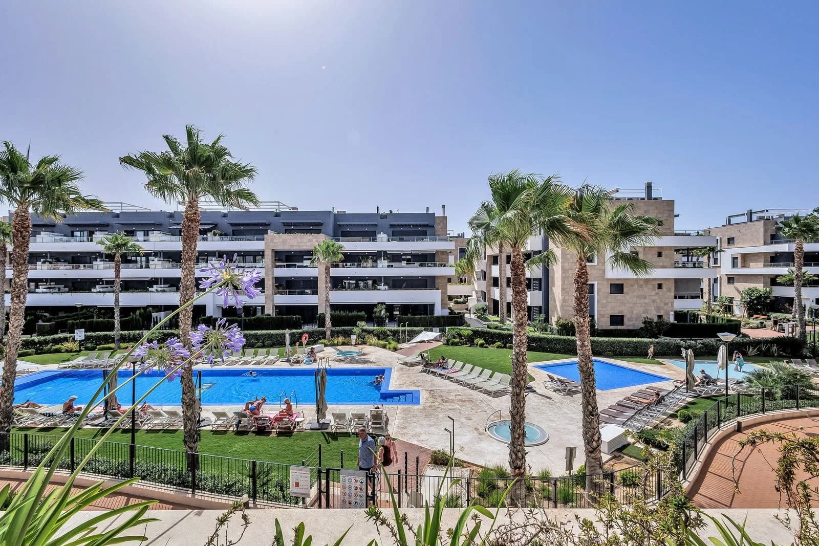 Apartment de 3 dormitorios en venta en Playa Flamenca, Costa Blanca - Image 3