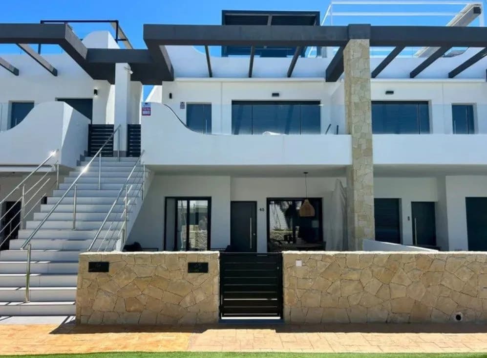 Apartment de 3 dormitorios en venta en Punta Prima, Costa Blanca