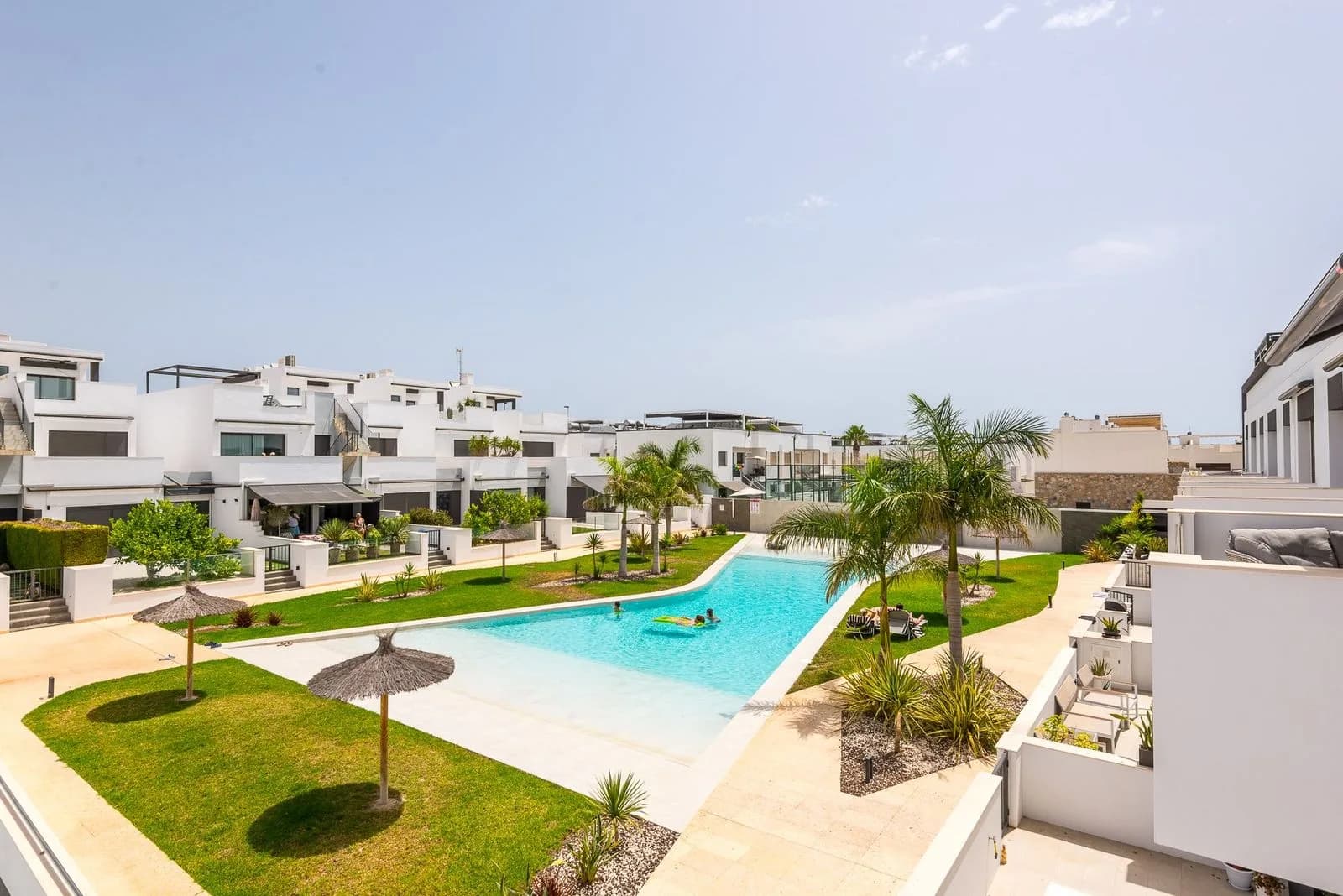 Apartment de 2 dormitorios en venta en Torre De La Horadada, Costa Blanca - Image 2