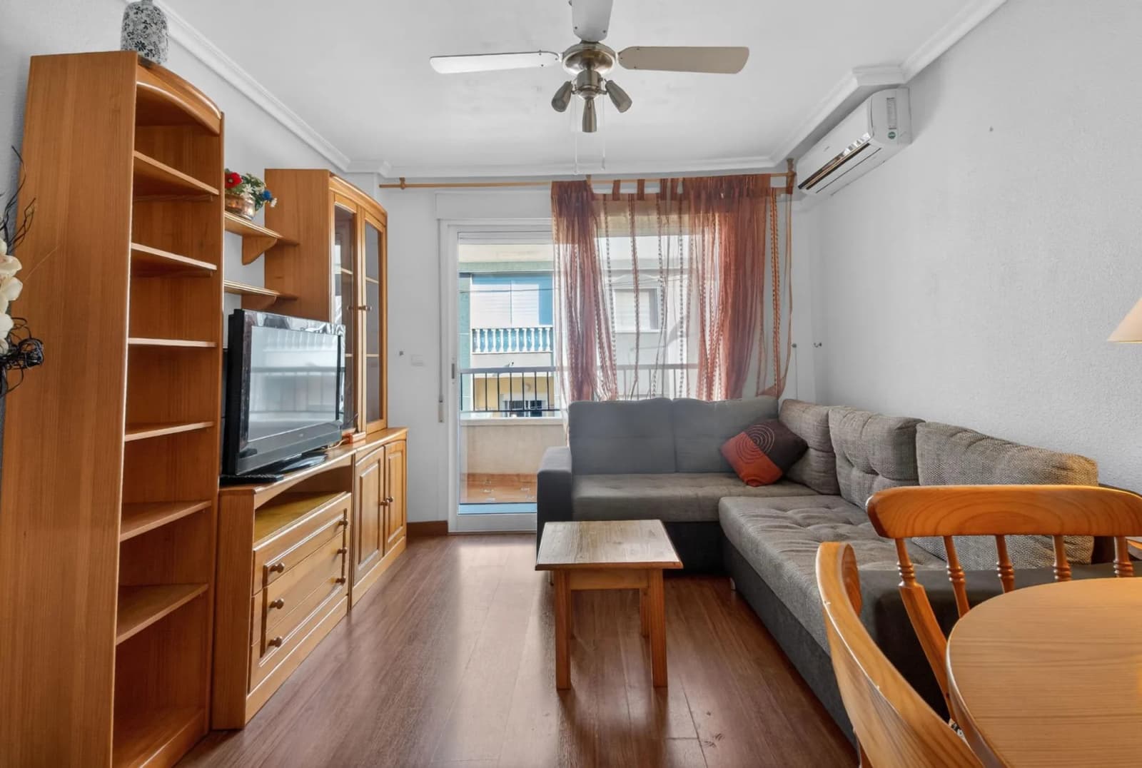 Apartment de 2 dormitorios en venta en Torrevieja, Alicante