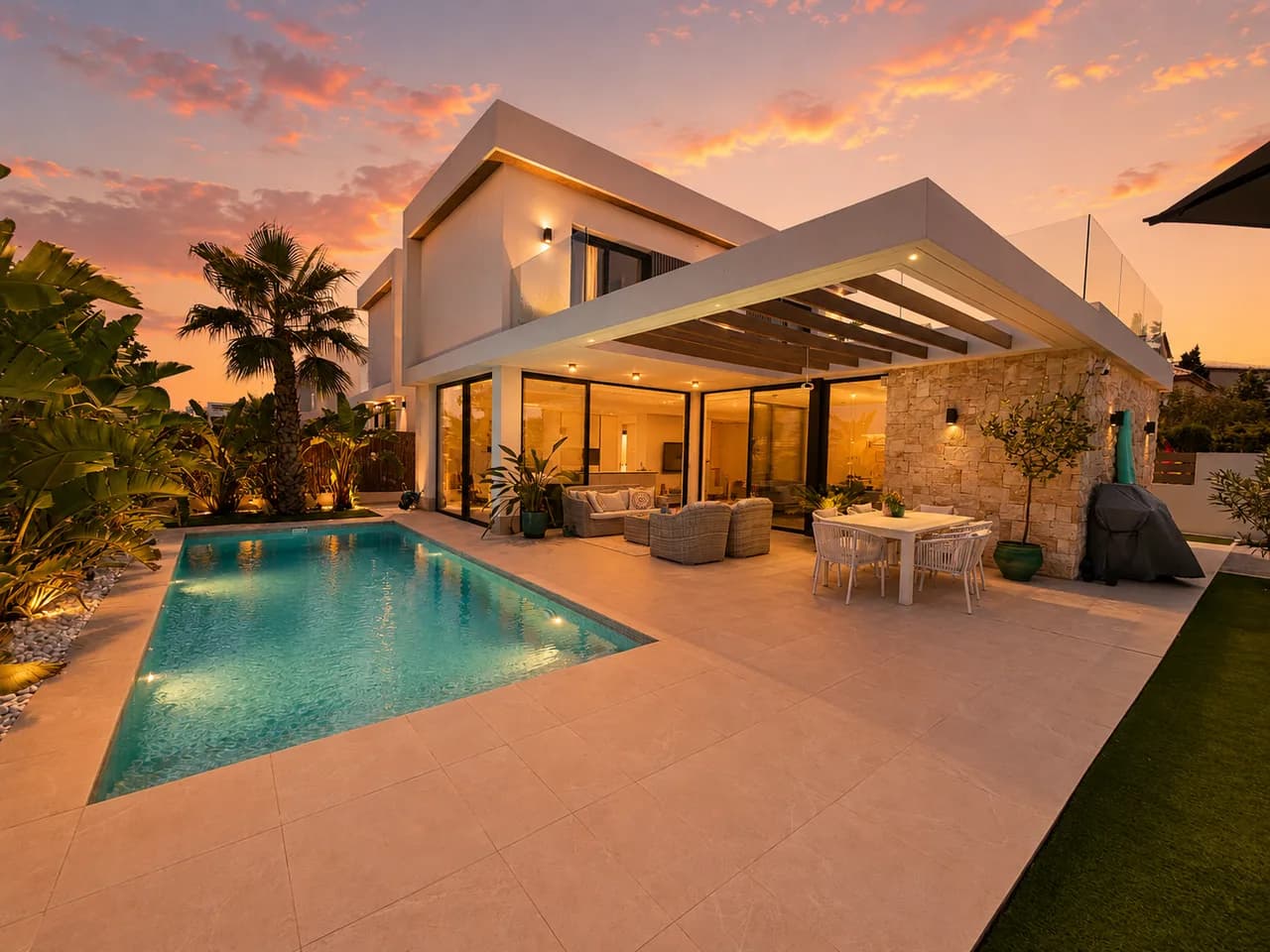 Villa de 3 dormitorios en venta en Cabo Roig, Alicante