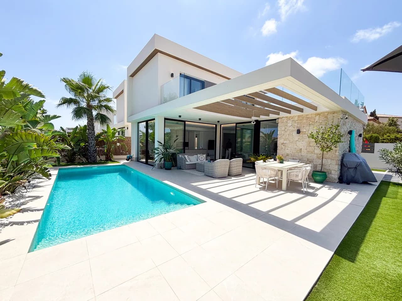 Villa de 3 dormitorios en venta en Cabo Roig, Alicante - Image 5