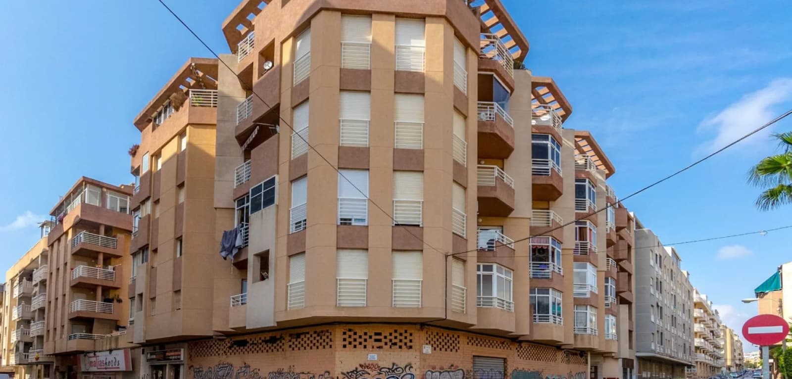 Commercial de 1 dormitorios en venta en Torrevieja, Costa Blanca (Alicante) - Image 5