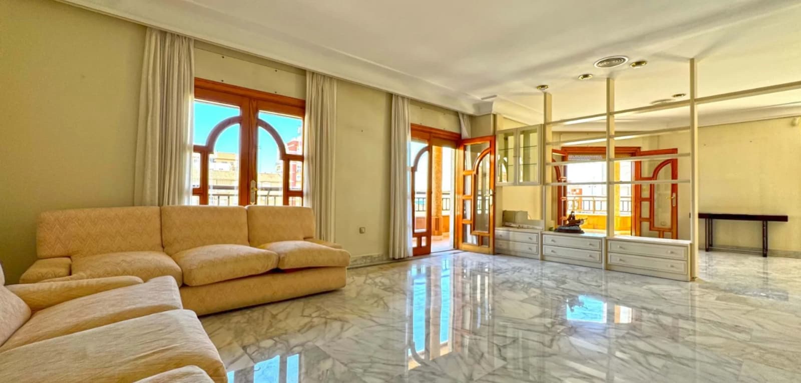 Duplex de 6 dormitorios en venta en San Pedro Del Pinatar, Murcia - Image 2