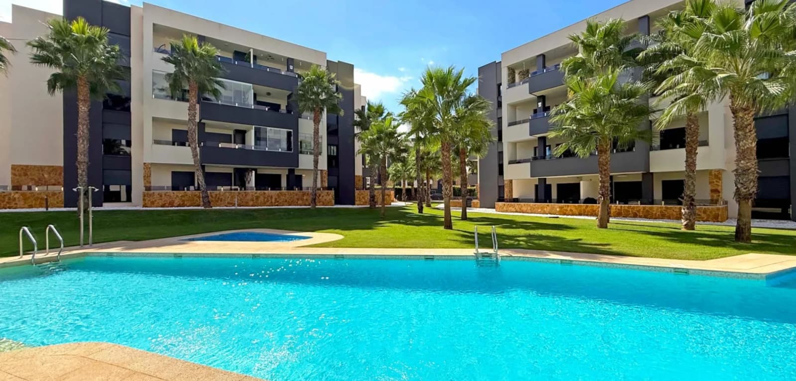 Apartment de 2 dormitorios en venta en Orihuela Costa, Costa Blanca (Alicante) - Image 2