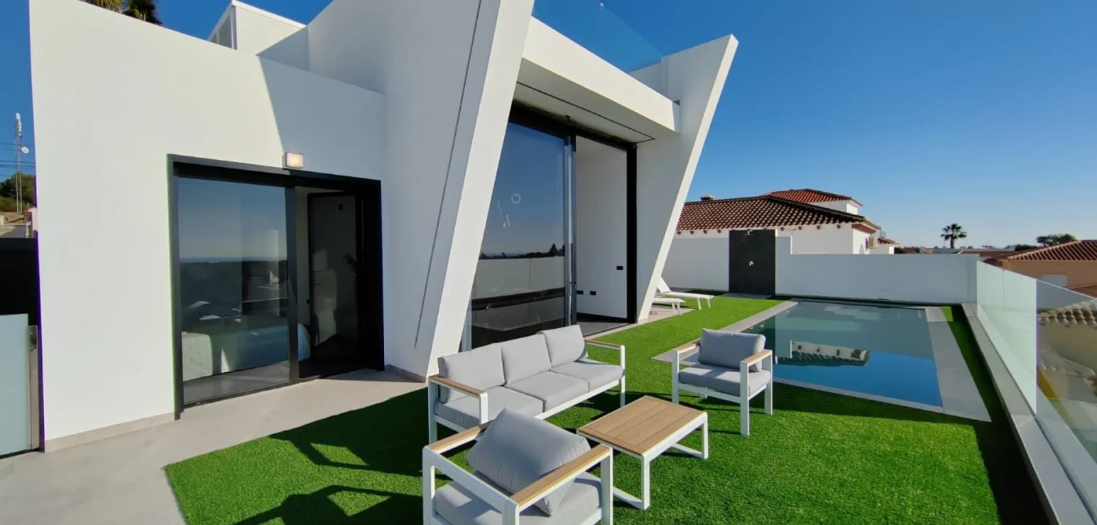 Detached Villa In Torrevieja