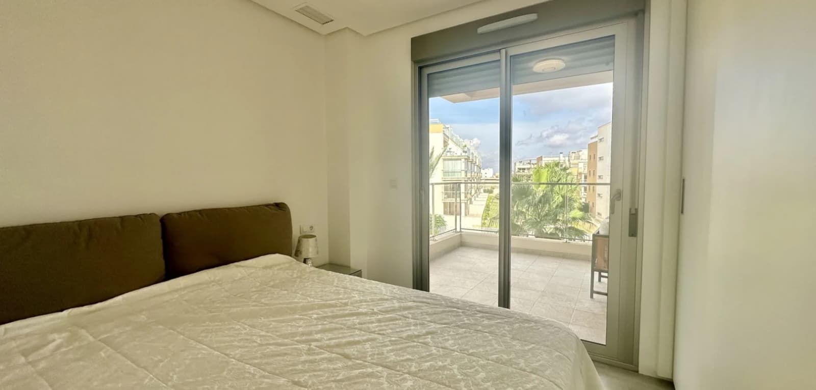 Apartment de 3 dormitorios en venta en Orihuela Costa, Costa Blanca (Alicante) - Image 5
