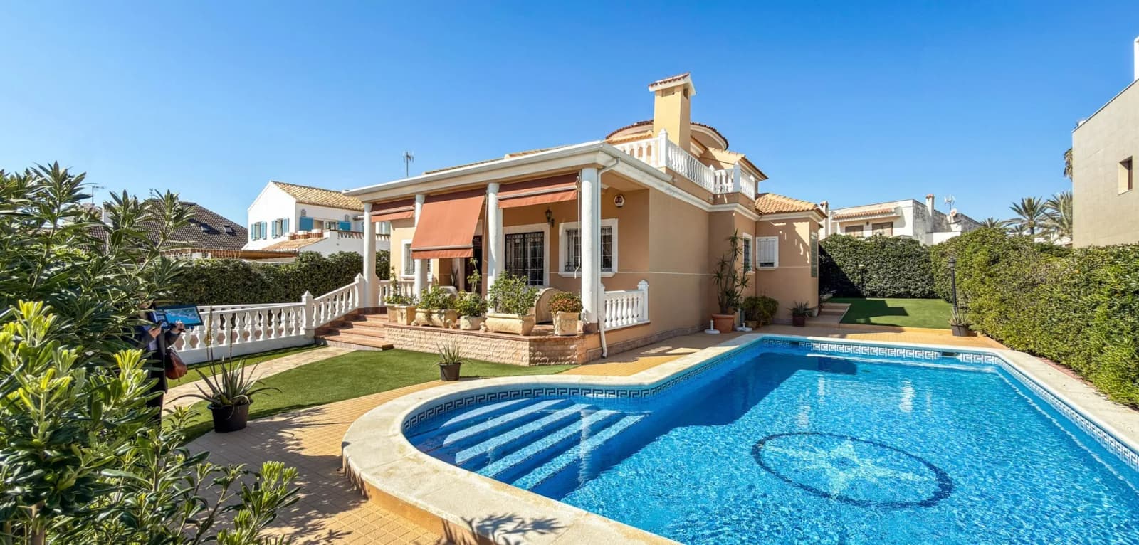 Detached Villa In Torrevieja - Image 2