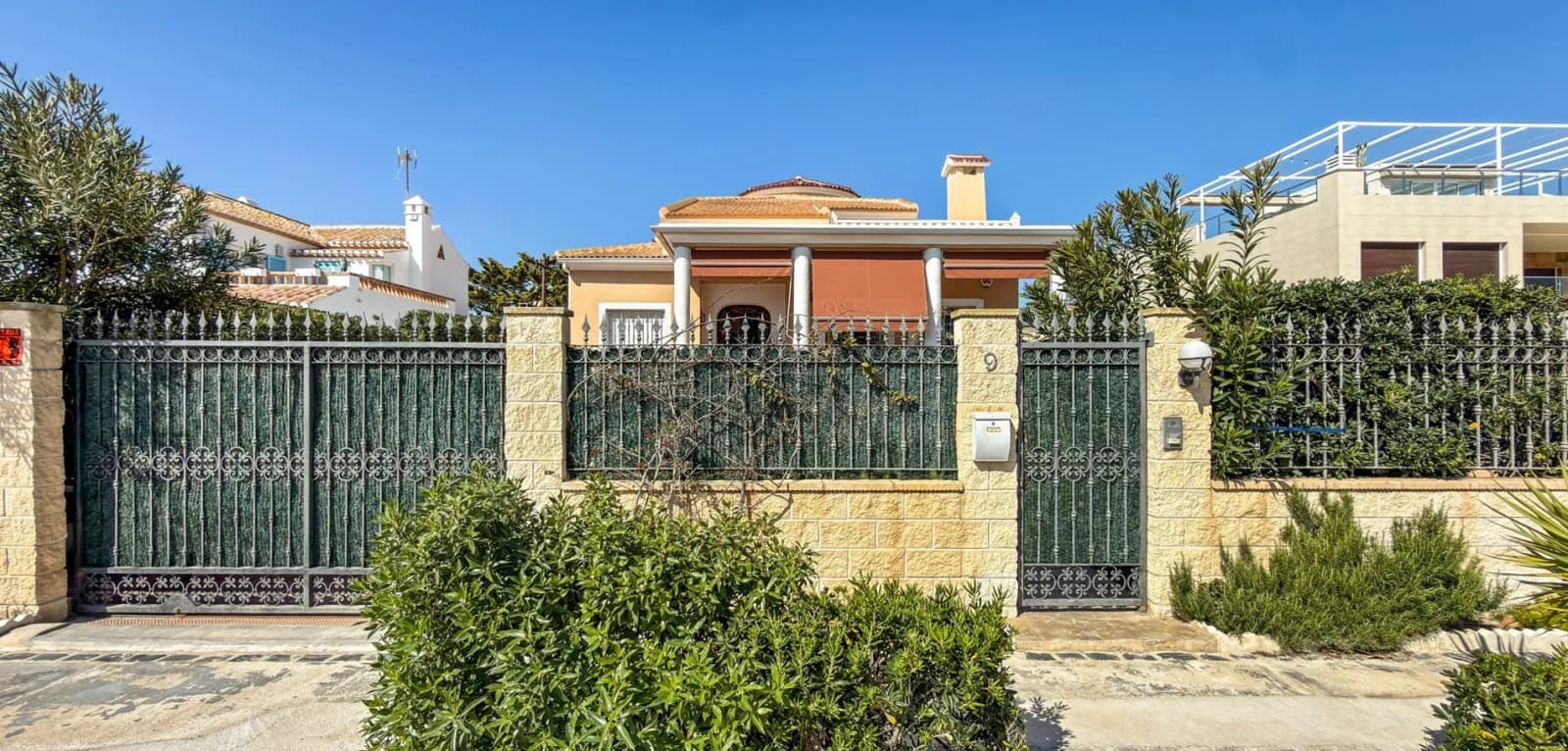Detached Villa In Torrevieja - Image 9