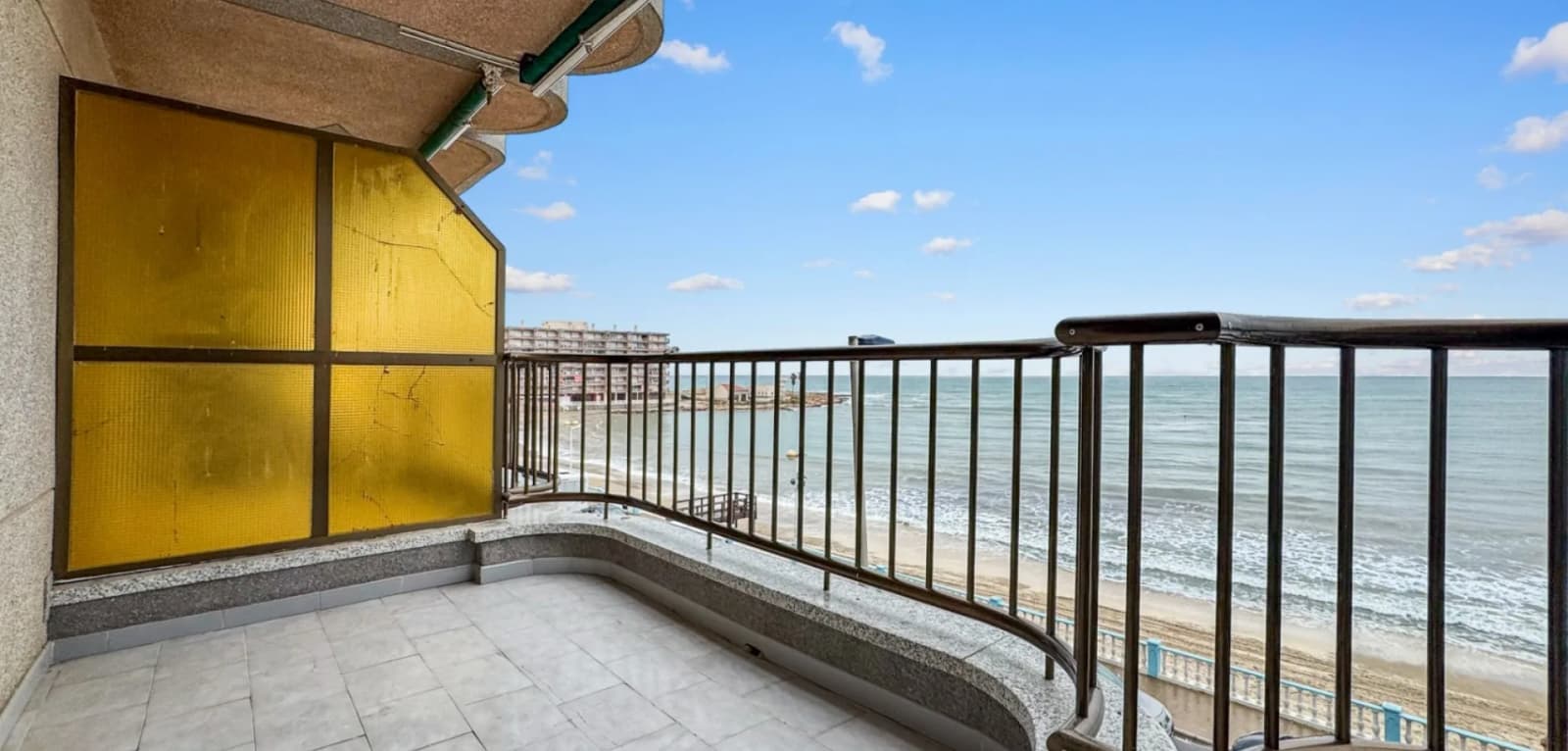 Apartment de 3 dormitorios en venta en Torrevieja, Costa Blanca (Alicante) - Image 3