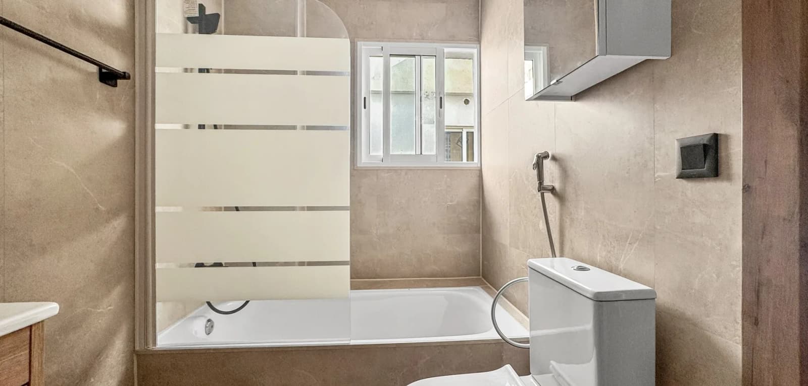 Apartment de 2 dormitorios en venta en Torrevieja, Costa Blanca (Alicante) - Image 9