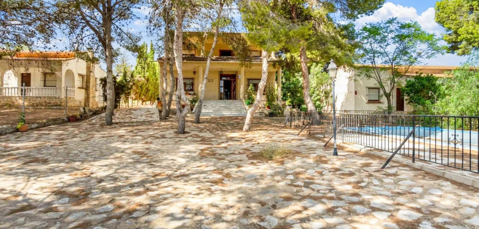 Detached Villa In Torrevieja - Image 5