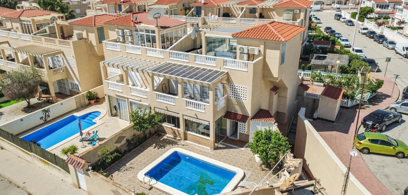 Apartment de 3 dormitorios en venta en Orihuela Costa, Costa Blanca (Alicante) - Image 2