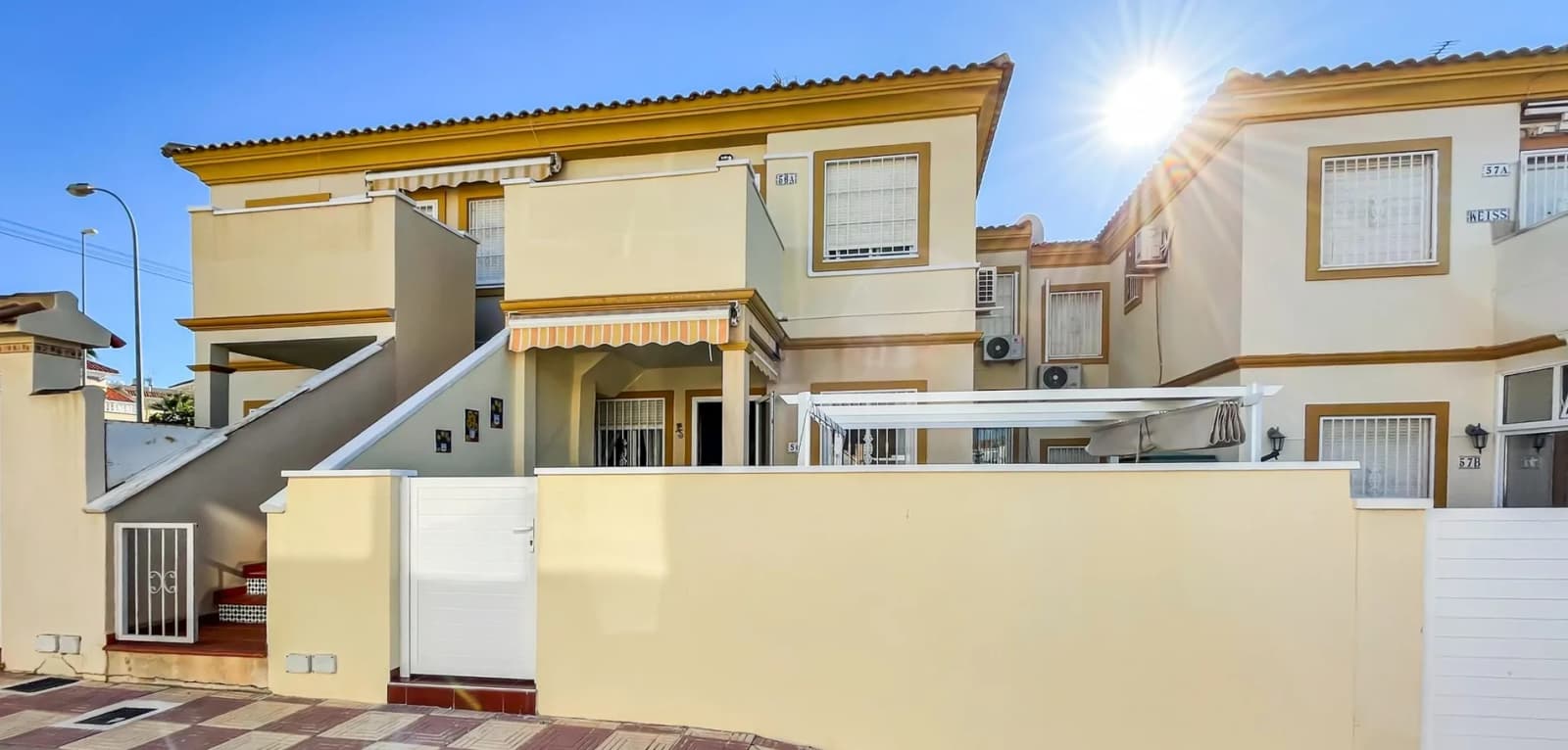 Bungalow de 2 dormitorios en venta en Orihuela Costa, Costa Blanca (Alicante) - Image 3