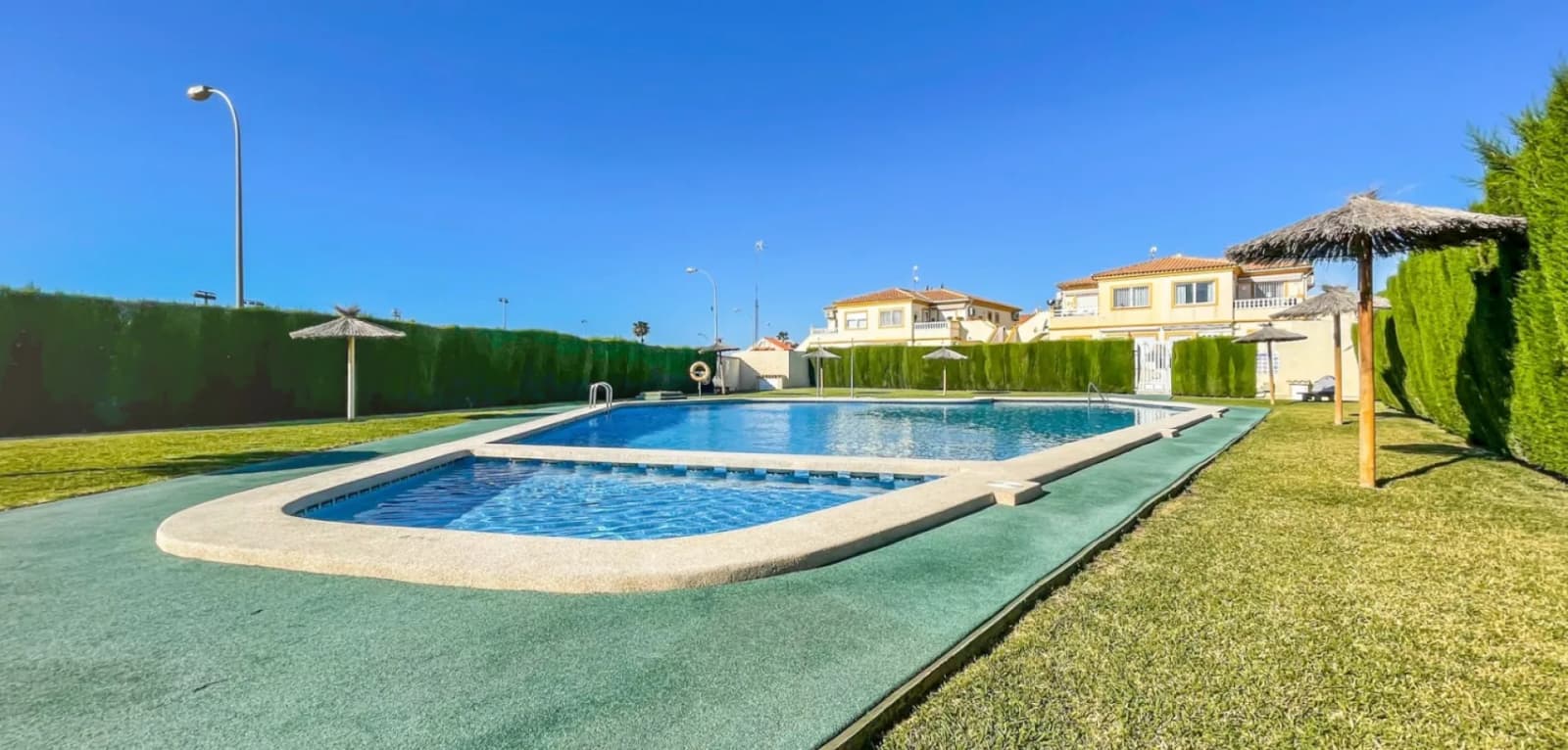 Bungalow de 2 dormitorios en venta en Orihuela Costa, Costa Blanca (Alicante) - Image 7