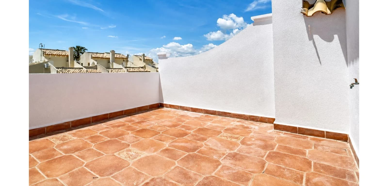 Townhouse de 2 dormitorios en venta en Orihuela Costa, Costa Blanca (Alicante) - Image 2