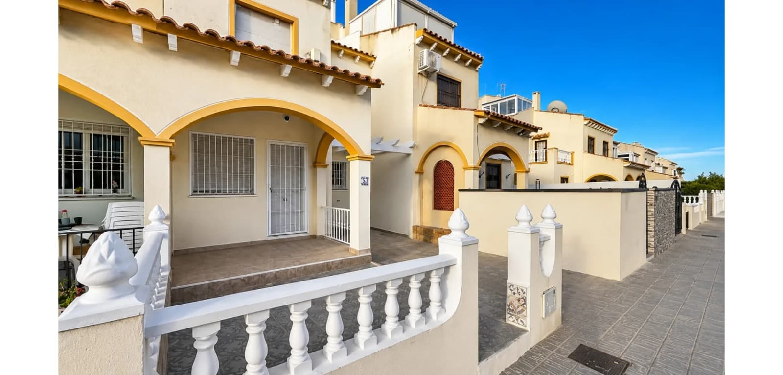 Townhouse de 2 dormitorios en venta en Orihuela Costa, Costa Blanca (Alicante) - Image 5