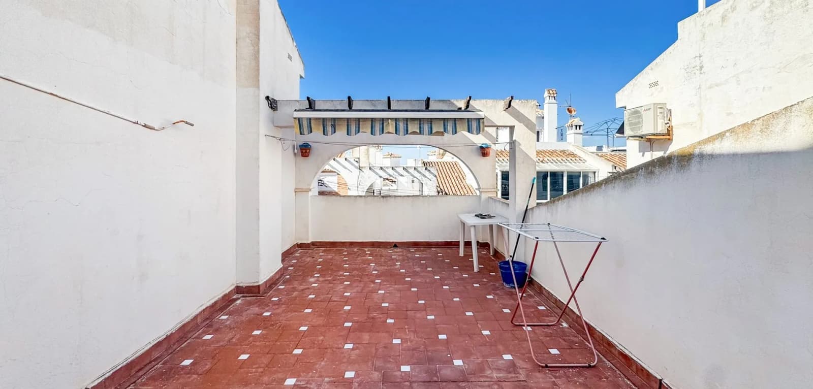 Bungalow de 2 dormitorios en venta en Torrevieja, Costa Blanca (Alicante) - Image 3