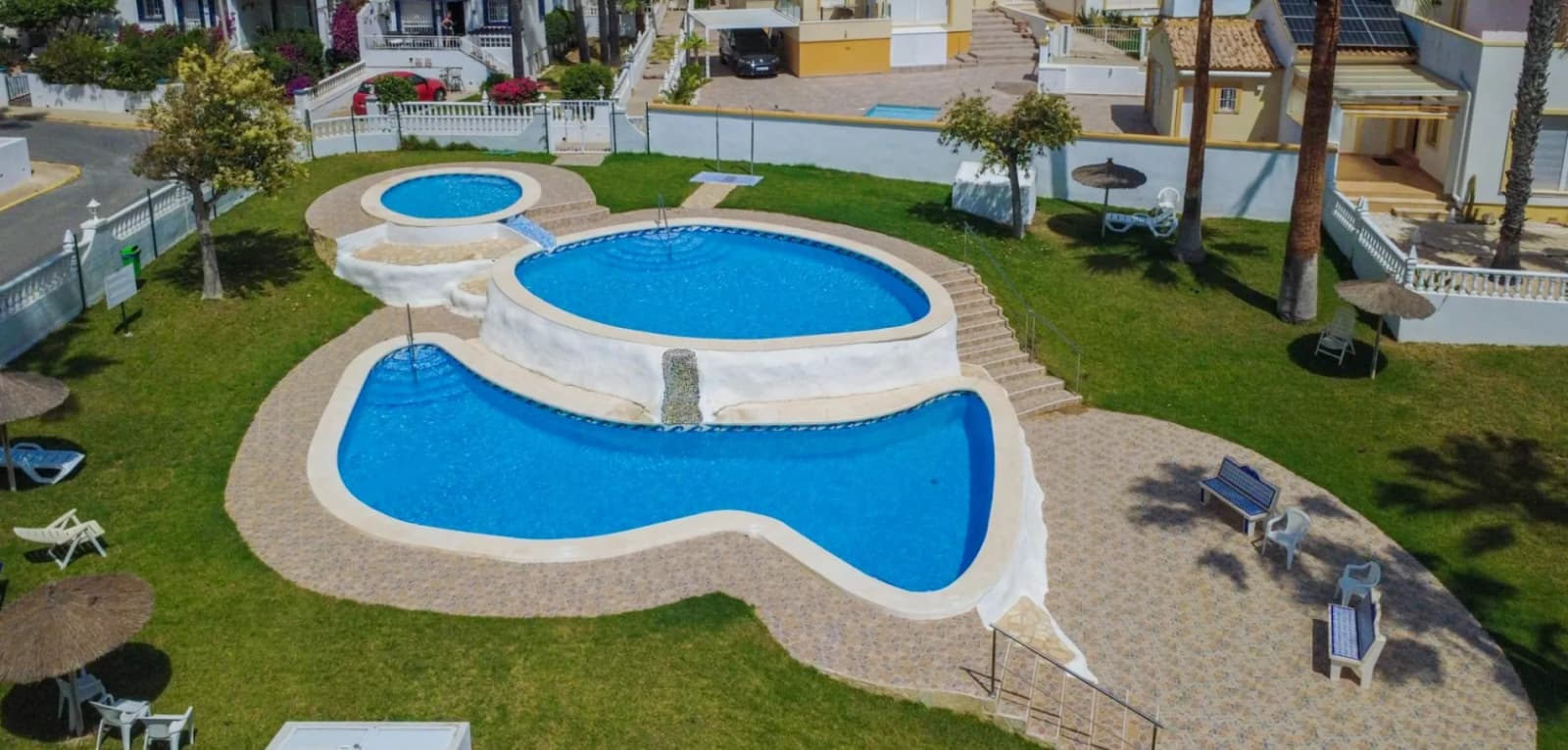 Townhouse de 4 dormitorios en venta en Orihuela Costa, Costa Blanca (Alicante) - Image 2