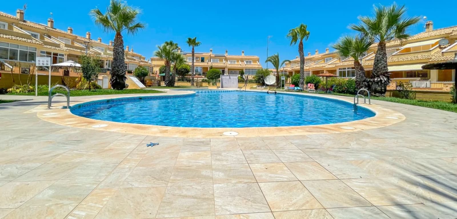Townhouse de 4 dormitorios en venta en Orihuela Costa, Costa Blanca (Alicante)