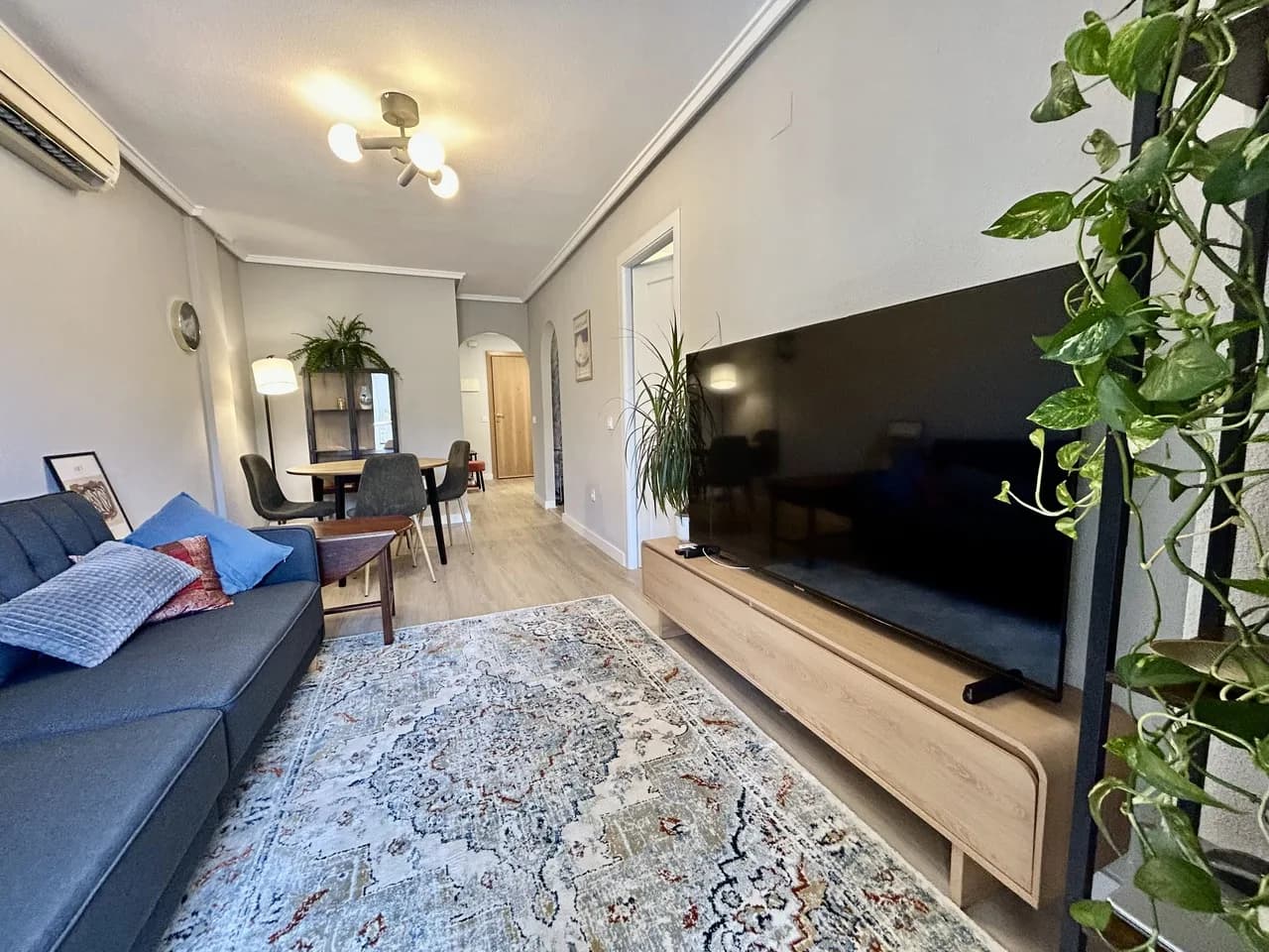 Apartment de 1 dormitorios en venta en Torrevieja, Alicante - Image 8