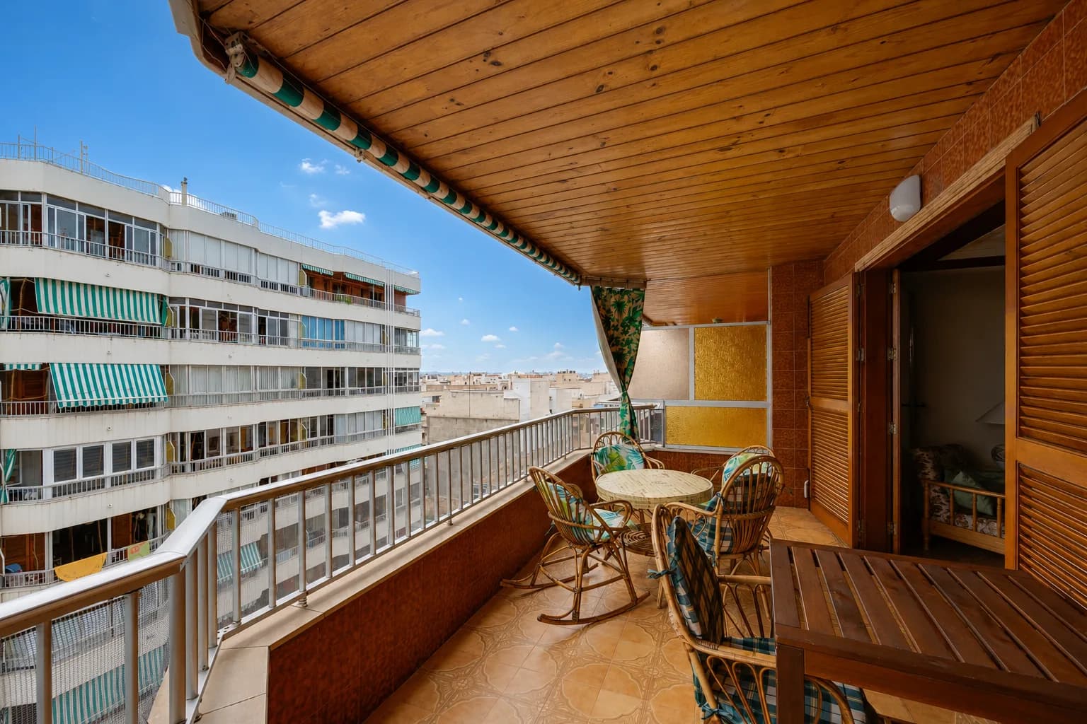Apartamento In Torrevieja - Image 2