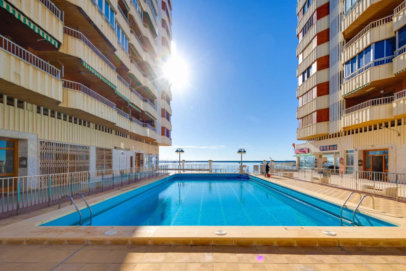 Apartamento In Torrevieja - Image 3