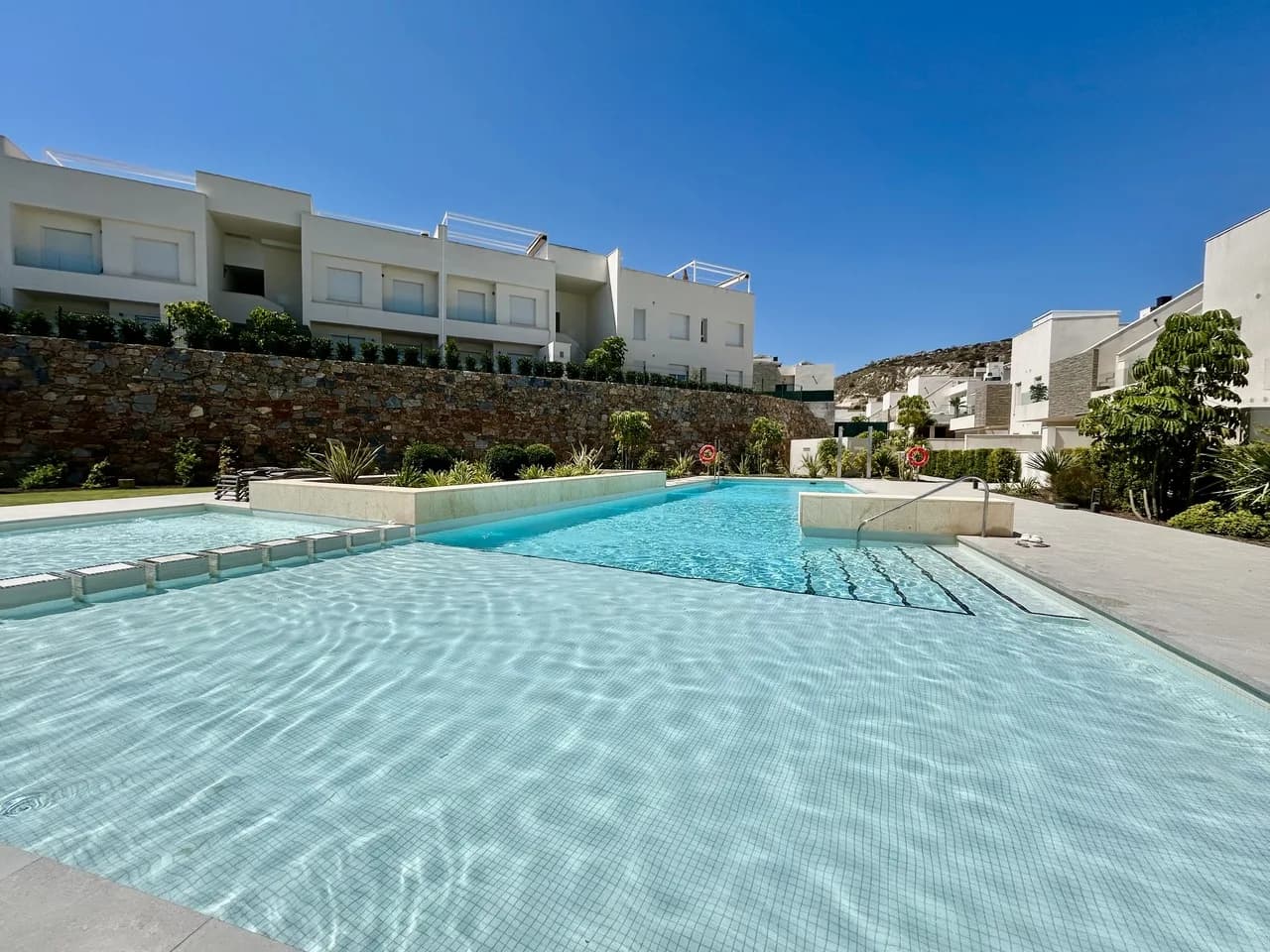 Apartment de 3 dormitorios en venta en La Finca Golf, Alicante - Image 2