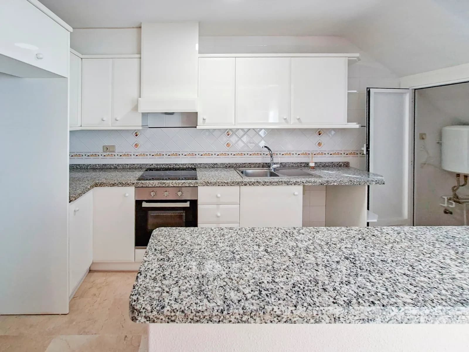 Town House In Villamartín - Image 3
