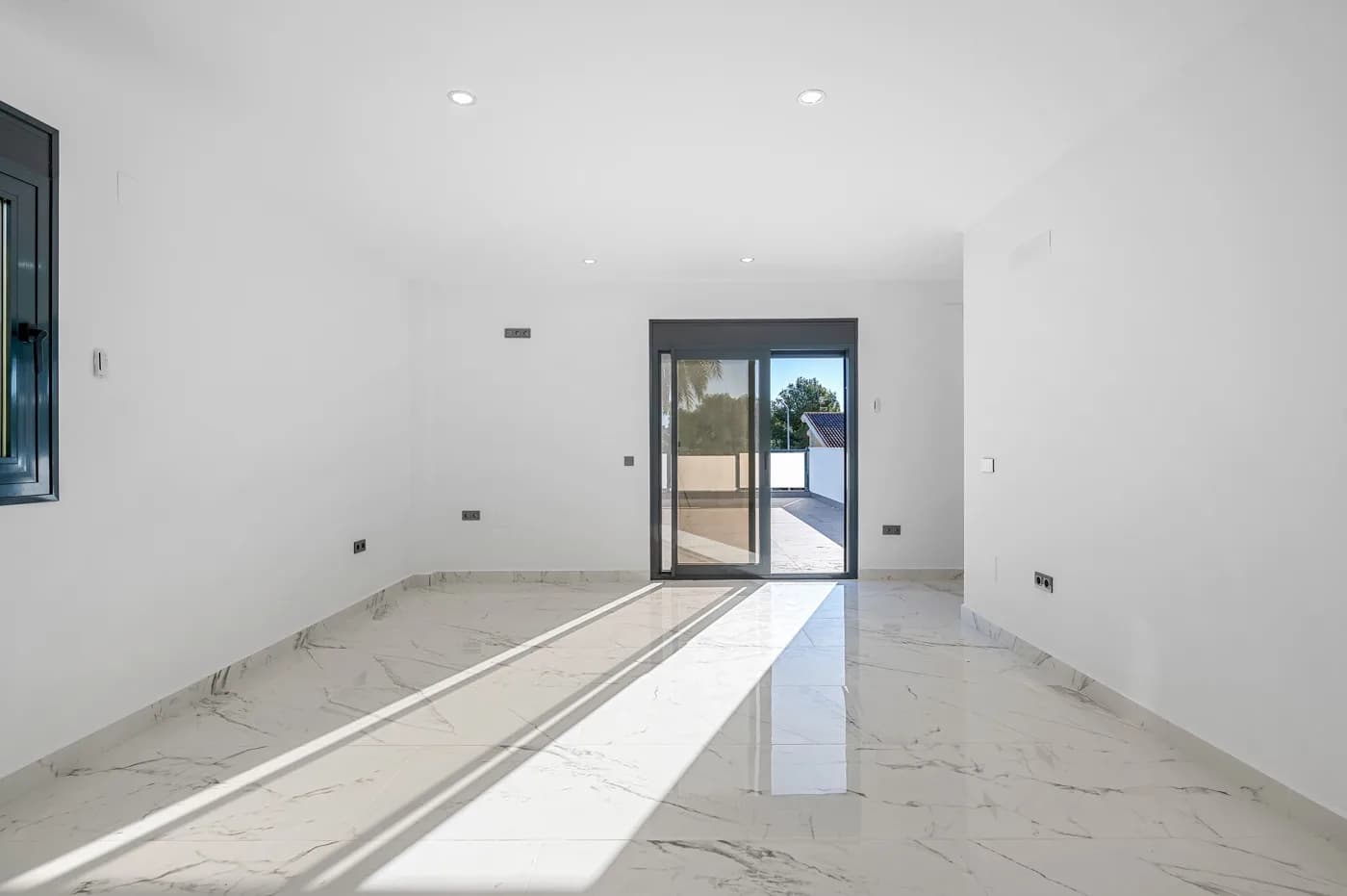 Villa de 4 dormitorios en venta en Campoamor, Alicante - Image 8