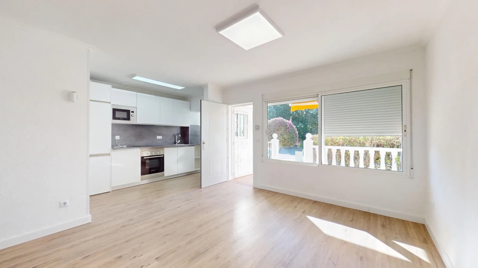 Bungalow de 2 dormitorios en venta en Orihuela costa, Alicante