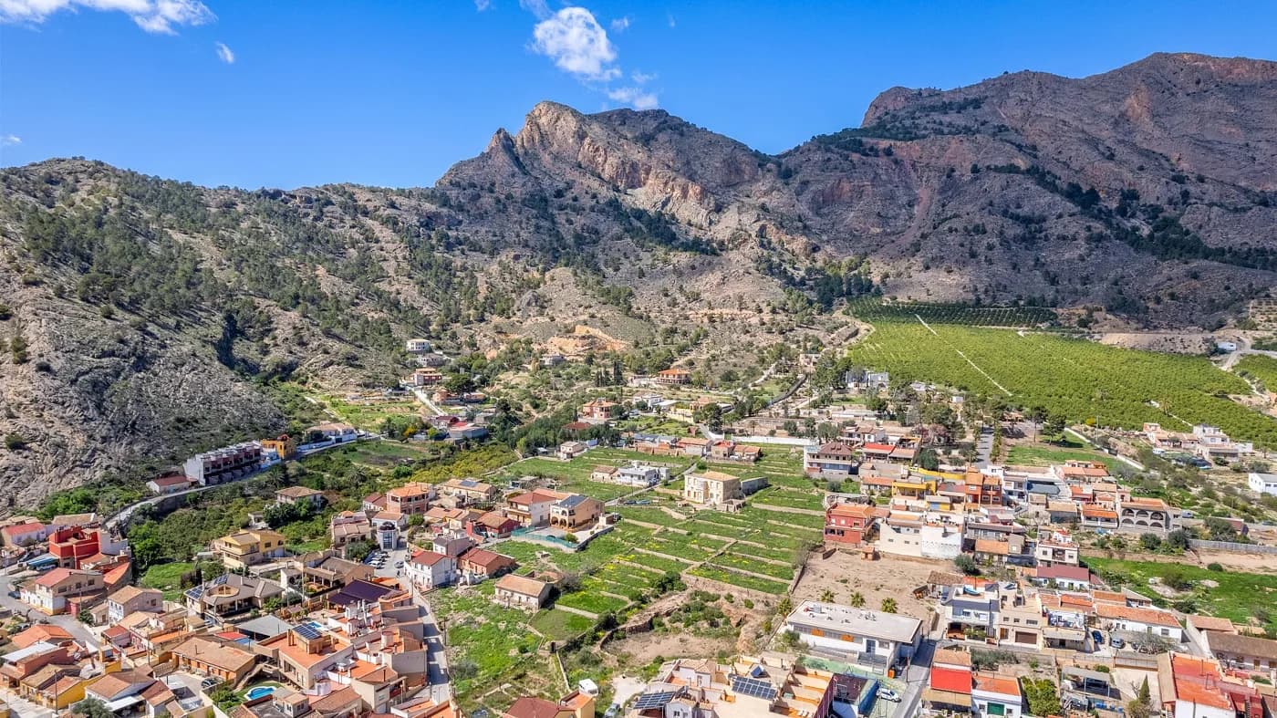 Finca de 7 dormitorios en venta en Orihuela, Alicante