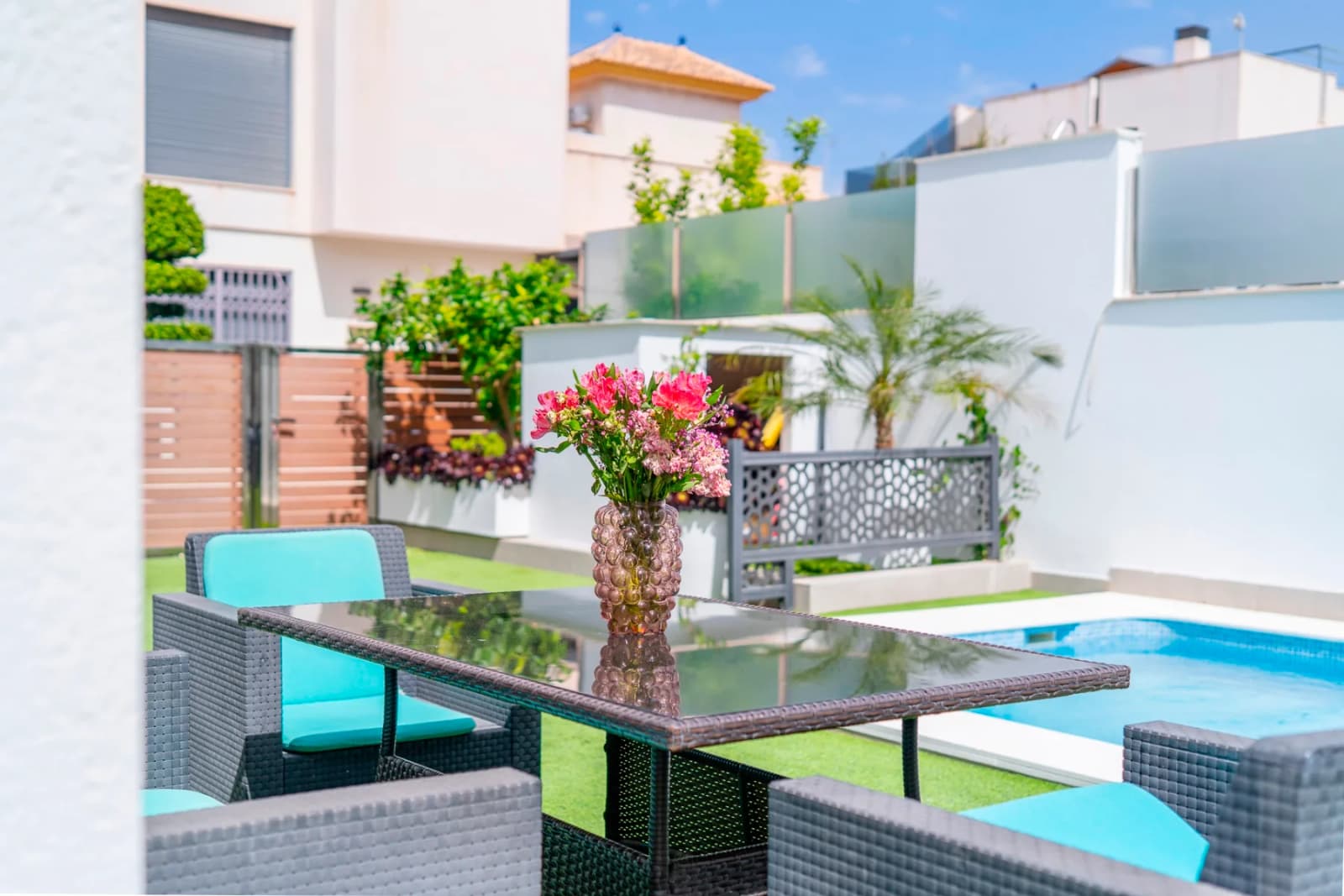 Villa de 5 dormitorios en venta en Torrevieja, Alicante - Image 2
