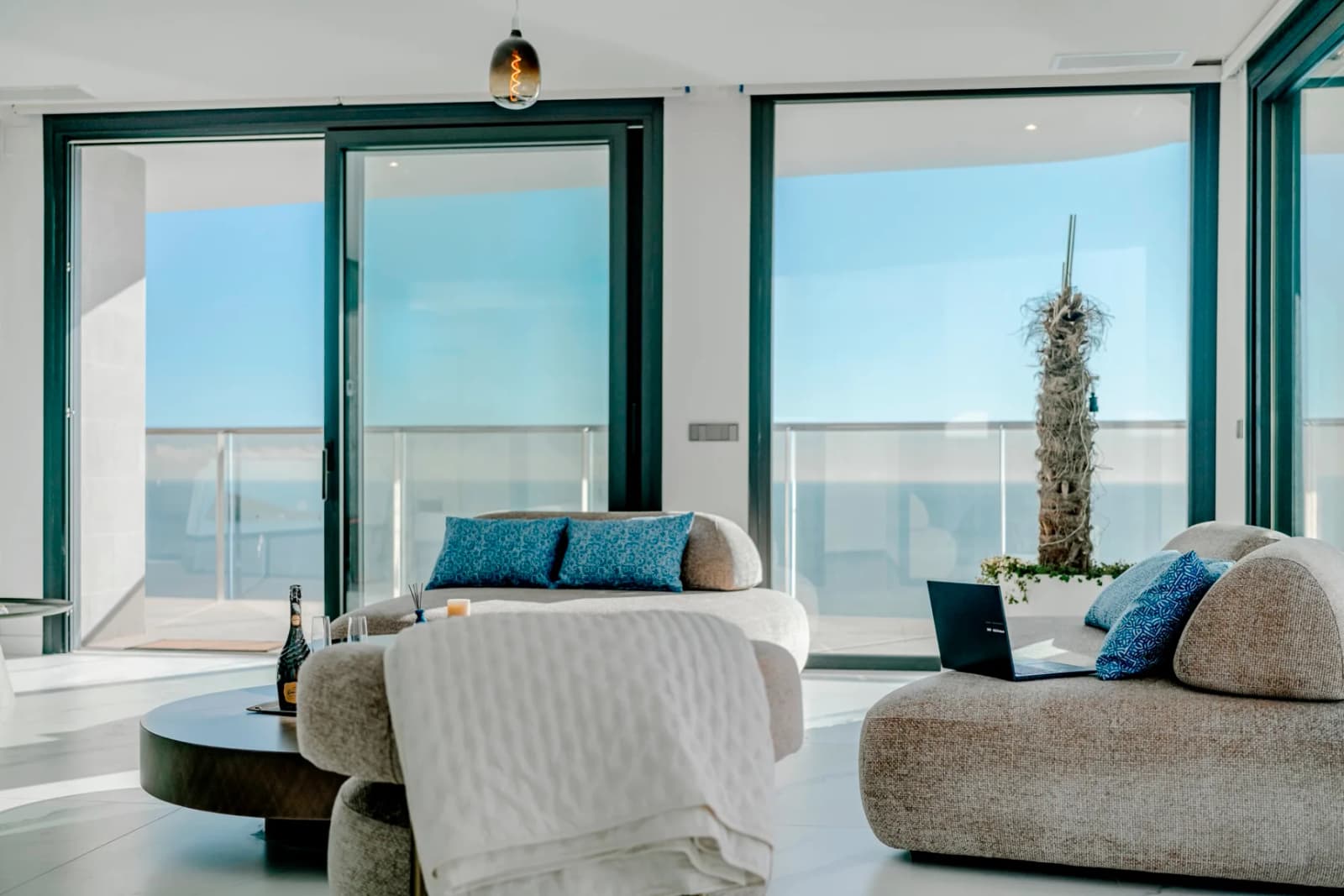 Apartment de 3 dormitorios en venta en Benidorm, Alicante - Image 7